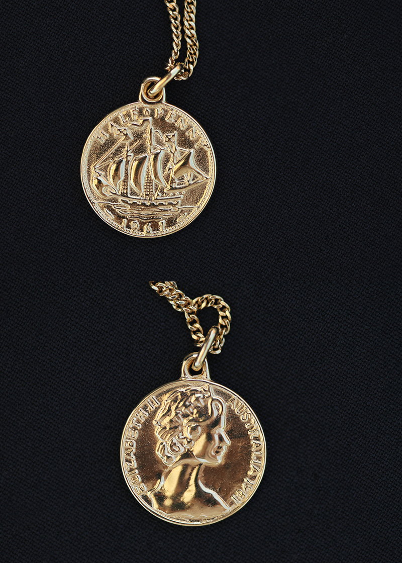 Elizabeth Double Sided Coin Necklace 18K 엘리자베스 양면 주화 목걸이