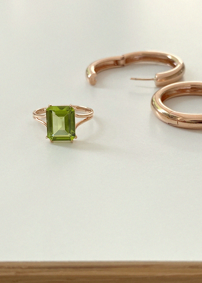 Evening Emerald Peridot Ring 18K 이브닝 에메랄드 페리도트 반지