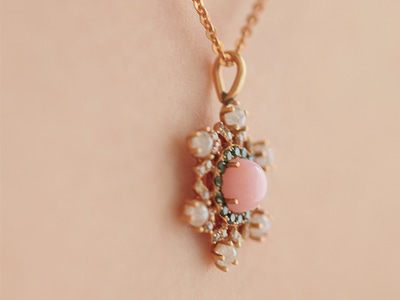 Pink Opal Snowflake Necklace 18K 핑크 오팔 눈꽃 목걸이