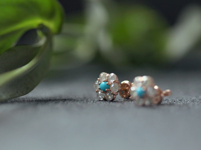 Gray Rough Diamond, Turquoise Flower Earrings 18K 그레이 러프 다이아몬드, 터키석 꽃 귀걸이