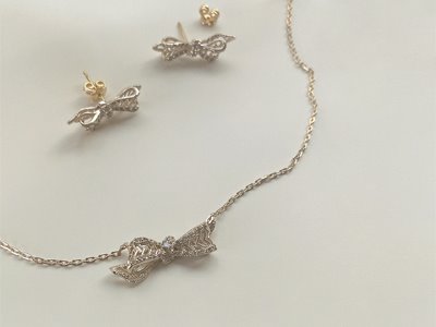 Cognac Diamond Loose Ribbon Necklace 18K 꼬냑 다이아몬드 루즈 리본 목걸이