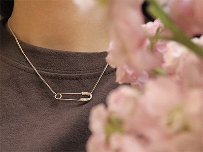 Cognac Diamond Safety Pin Necklace 18K 꼬냑 다이아몬드 옷핀 목걸이