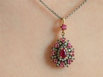 Cognac Diamond, Ruby Feeling Necklace 18K 꼬냑 다이아몬드, 루비 필링 목걸이