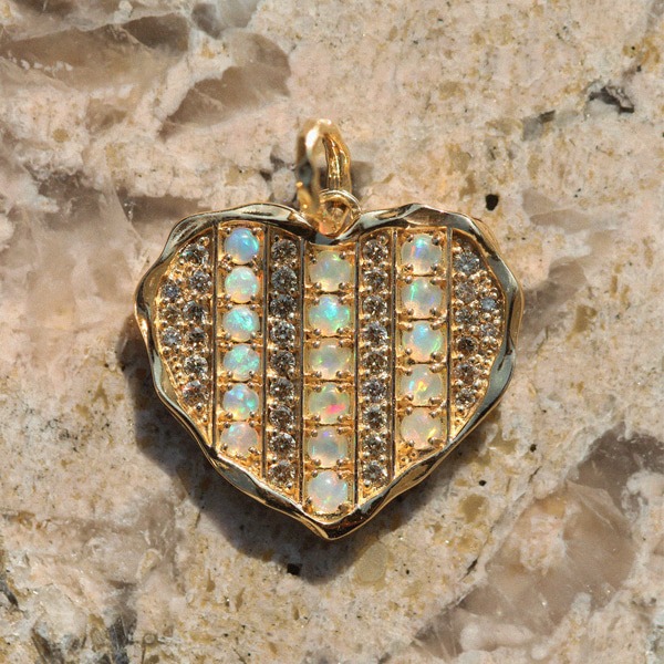 Cognac Diamond, Opal Stripe Heart Pendant 18K 꼬냑 다이아몬드, 오팔 스트라이프 하트 펜던트